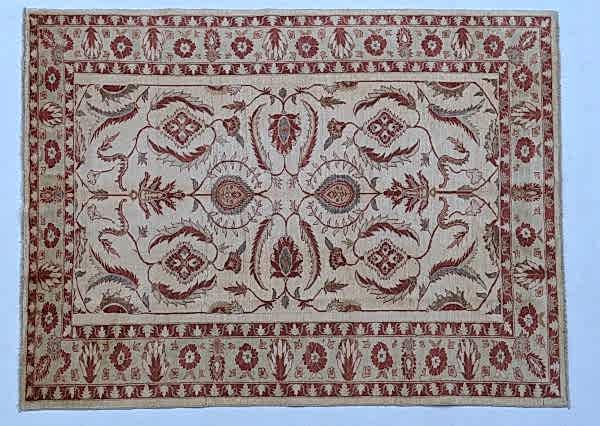 9106 ANTİK UŞAK HALI