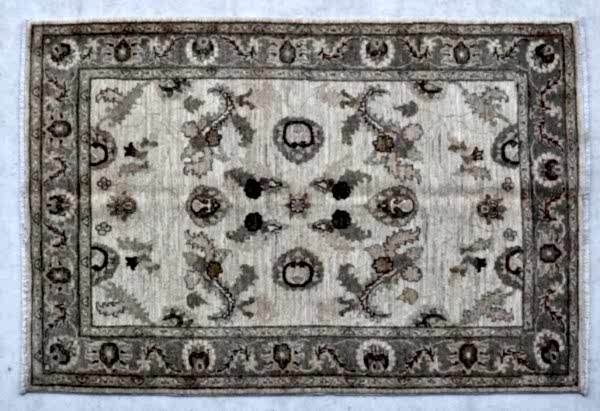 9305 ANTİK UŞAK HALI